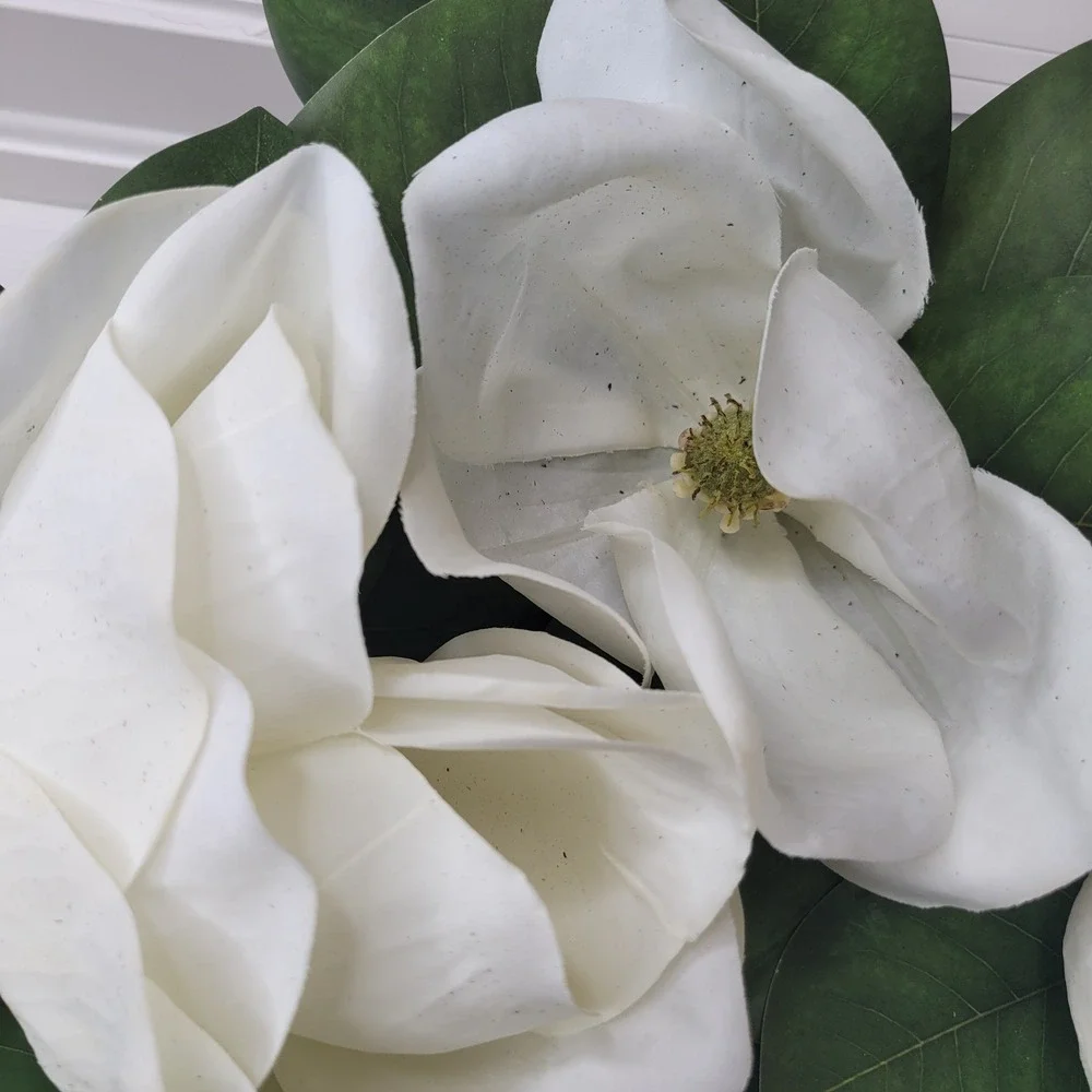 Grandin Road Magnolia Wreath 24 Inch White Floral Faux Greenery 162548